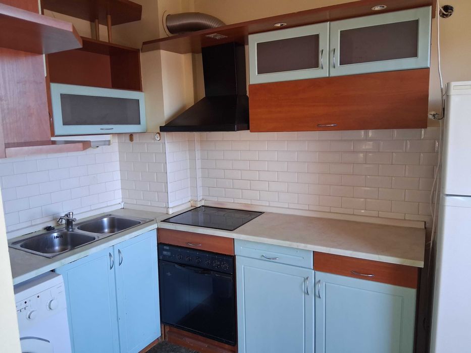 Дава се под наем Двустаен апартамент в Шумен, Център - 70 кв.м за 357 € - Снимка #2