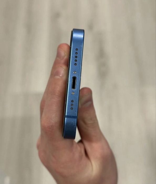 iPhone 13 128Gb с гарантией