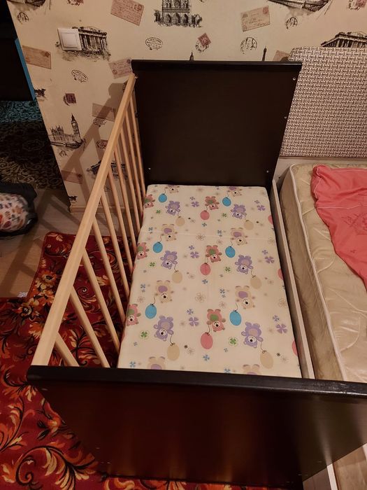 Продам недорого детскую кроватку