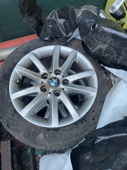 Vând jante cu cauciucuri de iarna