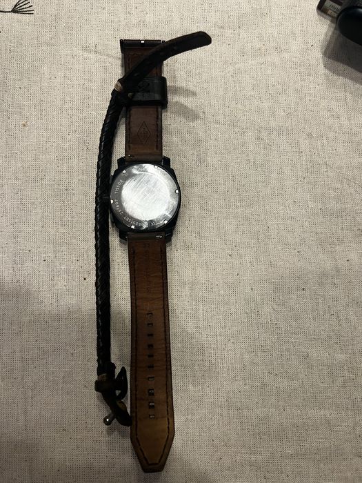 Часовник Fossil + гривна