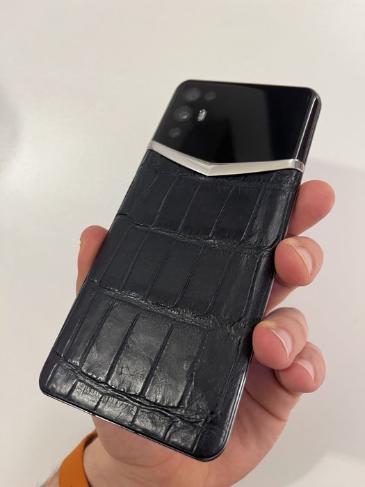 Телефон Vertu iVertu 5G с крокодилска кожа