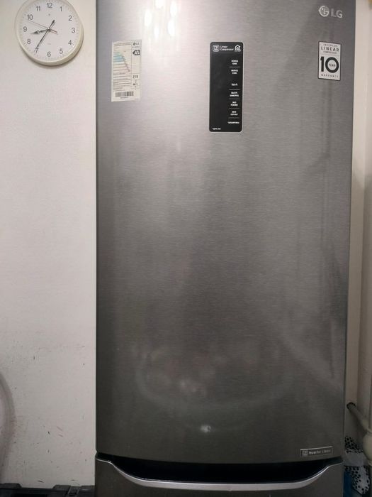 Продам холодильник LG в хорошем состояний .