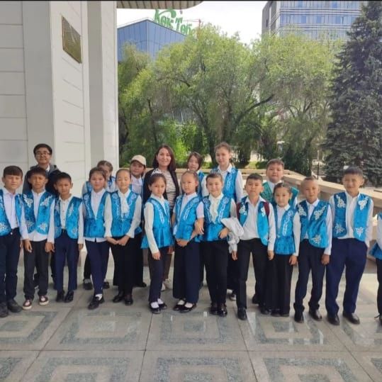 Вечерние. Прокат костюмов. Детские и взрослые. Платья на выпускной.