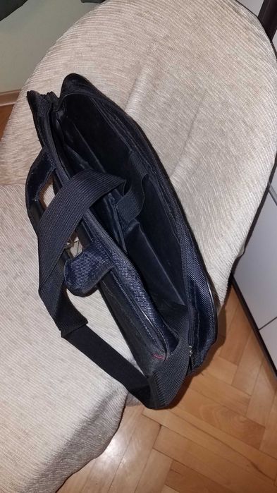 Продавам мъжка чанта - голяма за лаптоп
