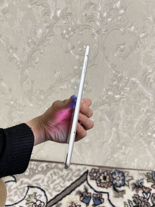 Ipad 2mini sotiladi ideal xolatda