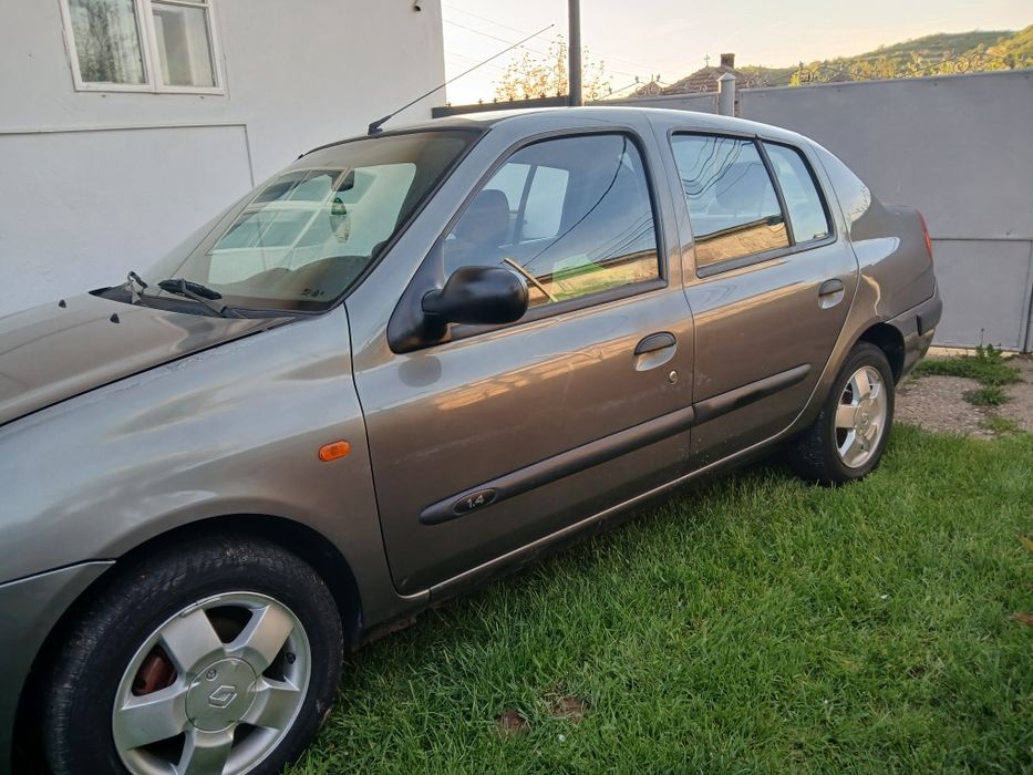 Vând Renault Clio 2003 1.4 benzina