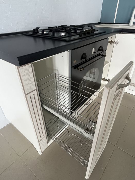 Кухонный гарнитур с техникой