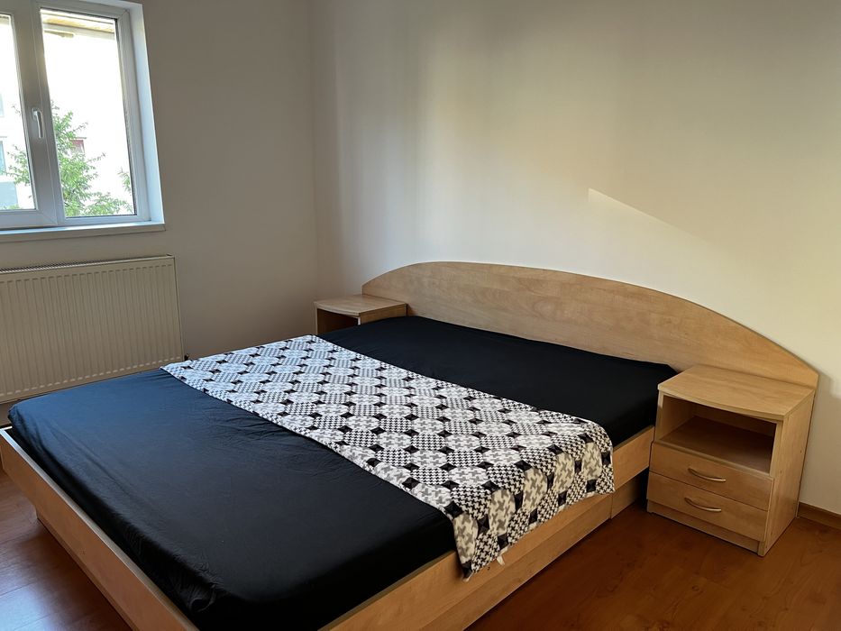 Vand apartament cu 3 camere