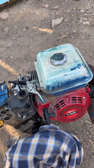 Vand 2 motoare motocultor 7,5 cp ,piese