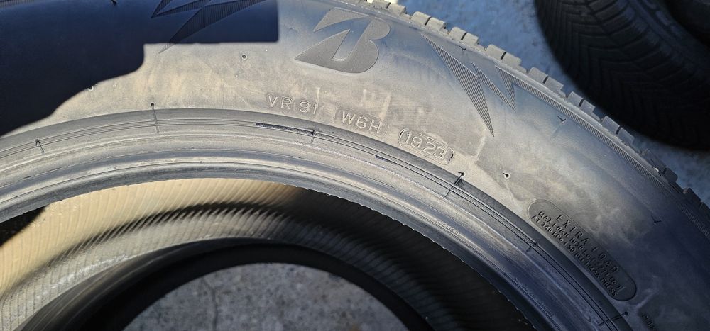 255 55 R 18 Bridgestone iarna...