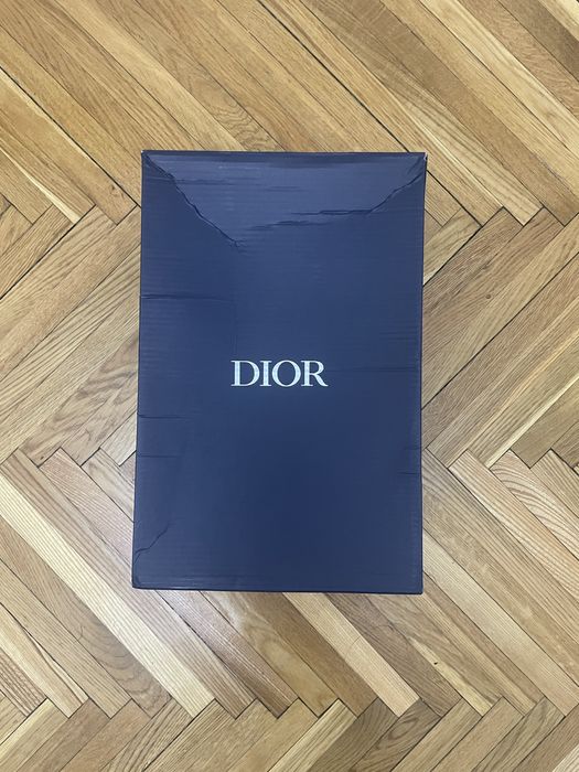 Продам белые Dior b22
