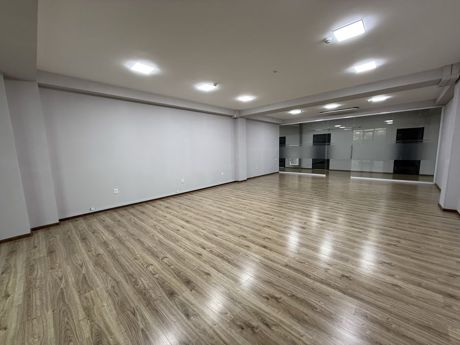 Аренда офисов от 500 кв.м. в Emerald Business Center