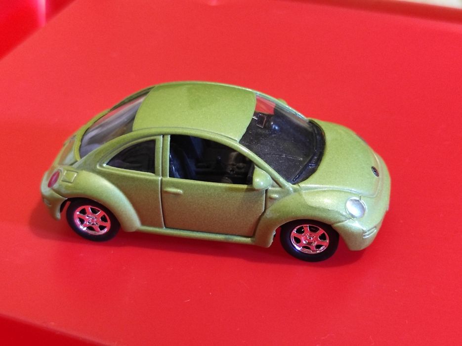 Maşinuţă Volkswagen New Beetle