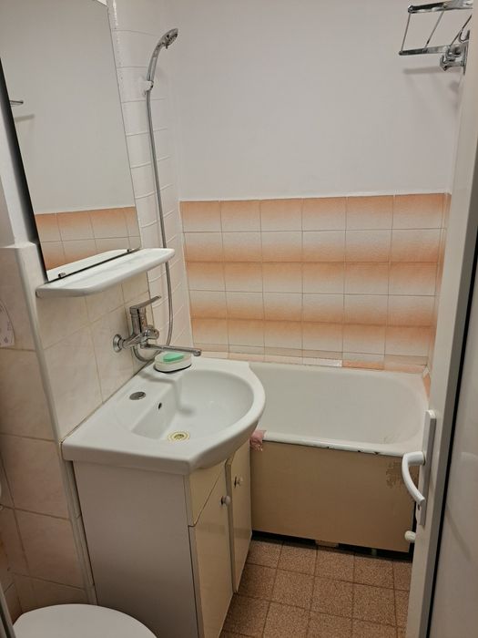 Garsonieră de vânzare.