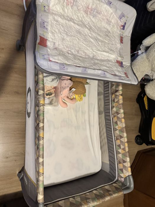 Кошара за бебе с всички аксесоари lionelo + сгъваем матрак чисто нов
