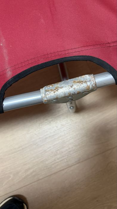 Сгъваем шезлонг в червено