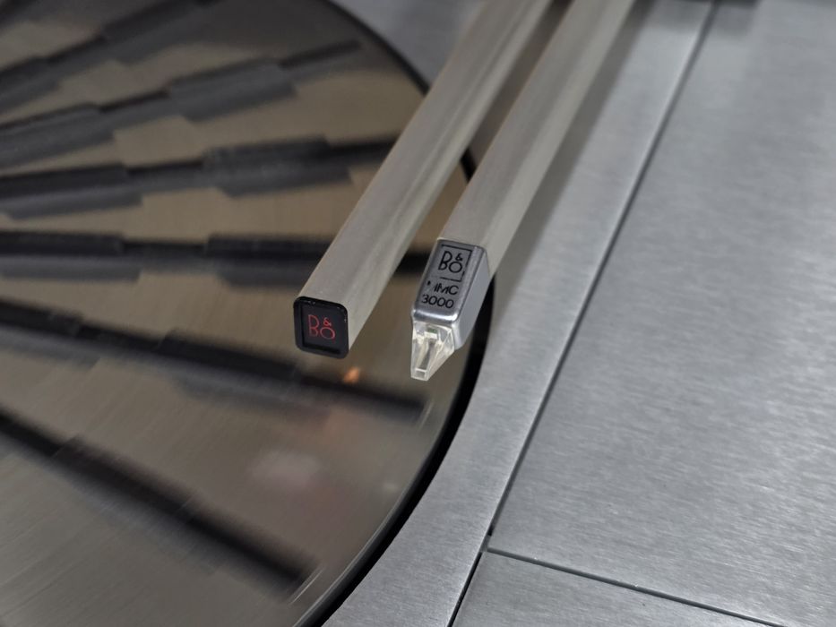 Pick-up BANG & OLUFSEN BEOGRAM 4002, full automatic, hi-end vintage, lemn, aluminiu brut, doza mmc3000