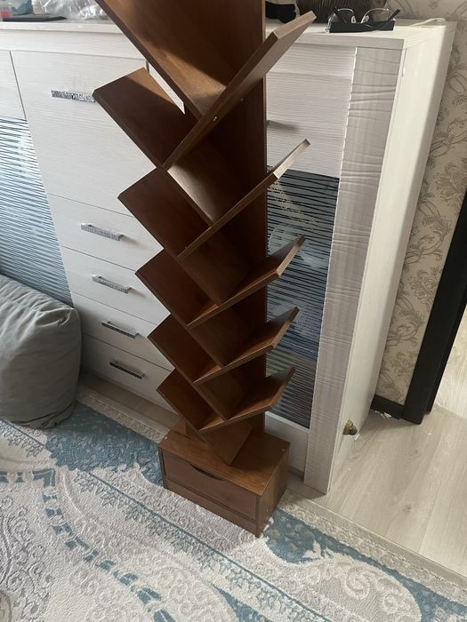 Продается книжная полка