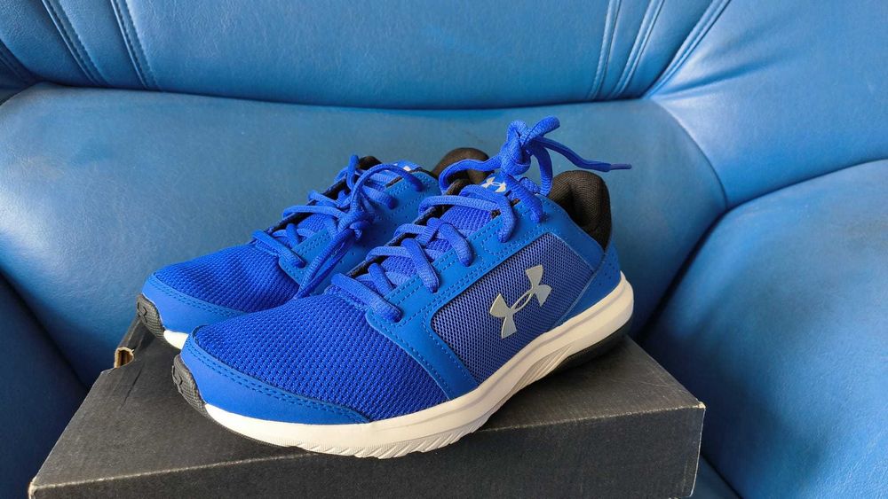 Under Armour - NOU - 150 lei - 38