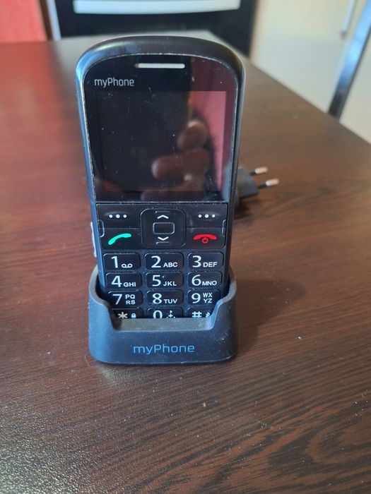 Идеален телефон с големи копчета и букви