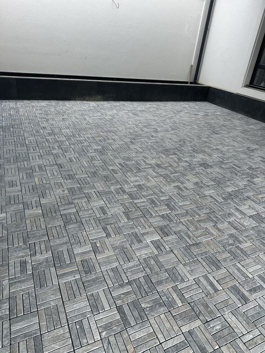 Мозаичные плиты из натурального камня( брусчатка)