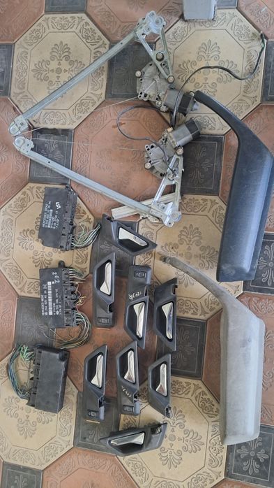 Мерс.Е.124 Зап по Салону.
