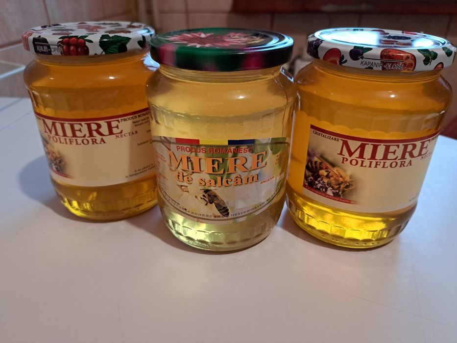 Miere, rapita și salcam angro