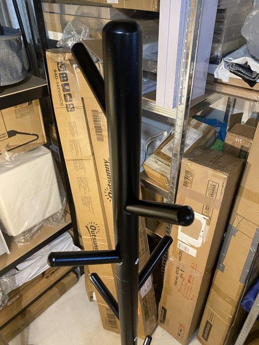 Свободно стояща дървена закачалка за палта