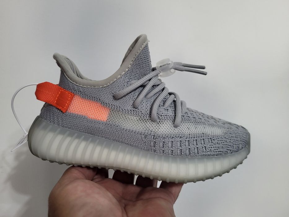 Adidas Yeezy Boost pentru copii