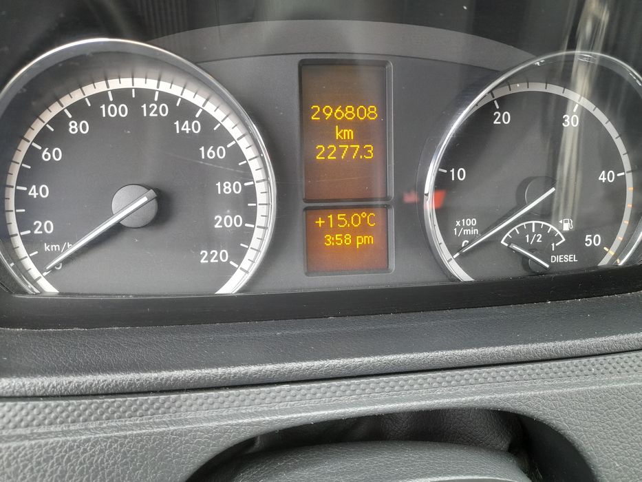 De vanzare .  Mercedes vito