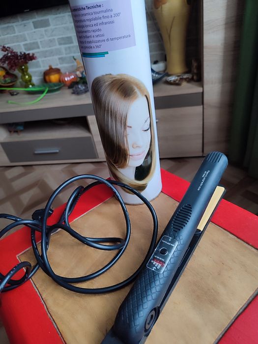 Placă de indreptat părul.