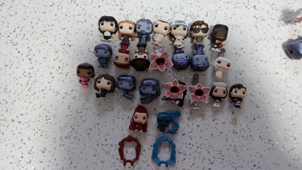 Продаю коллекцию очень странные дела