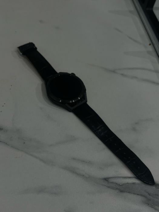 Продам часы Huawey Gt runner