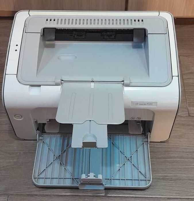 Принтер HP LaserJet Pro P1102 + новый картридж
