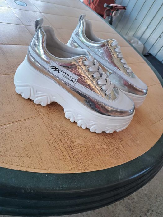 Pantofi sport din piele de la Gryxx, marimea 39, purtati o data