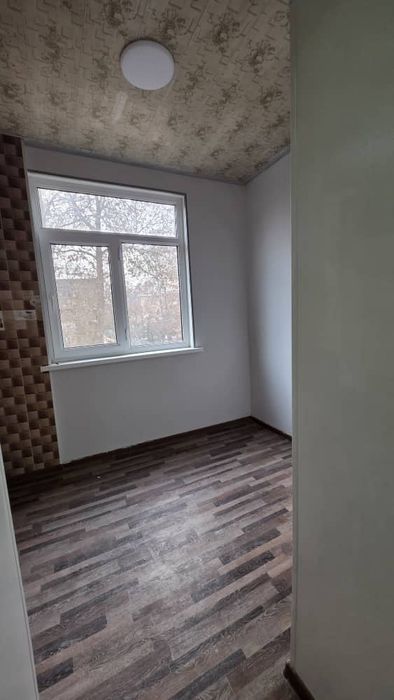 Срочно продаётся 1 ком квартира г.НУРАФШАН мфй тараккиёт