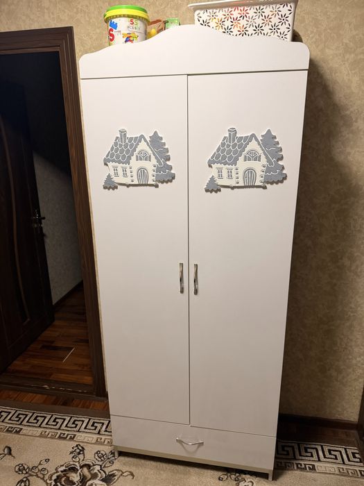 Детская мебель.Кровать и шкаф