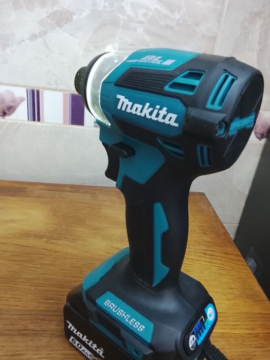 Makita impact DTD 173 cu baterie de 6A NOU