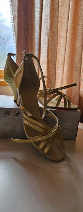 Туфли танцевальные