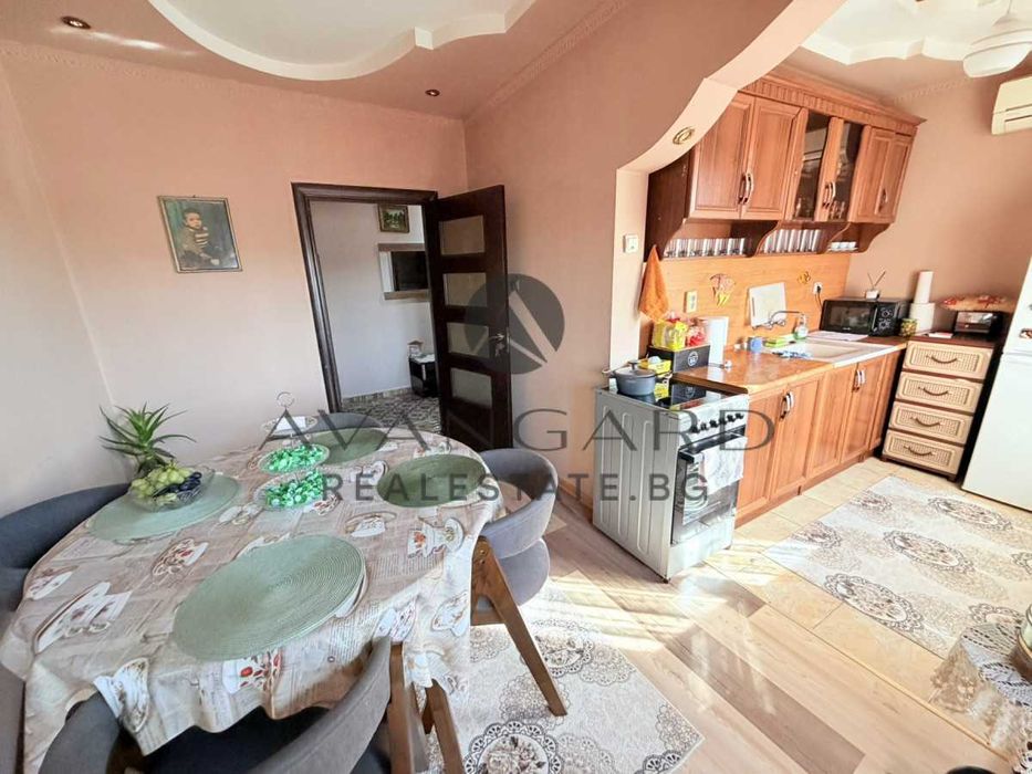 Продава се Тристаен апартамент в Пловдив, Изгрев - 95 кв.м за 1032 €/кв.м - Снимка #2
