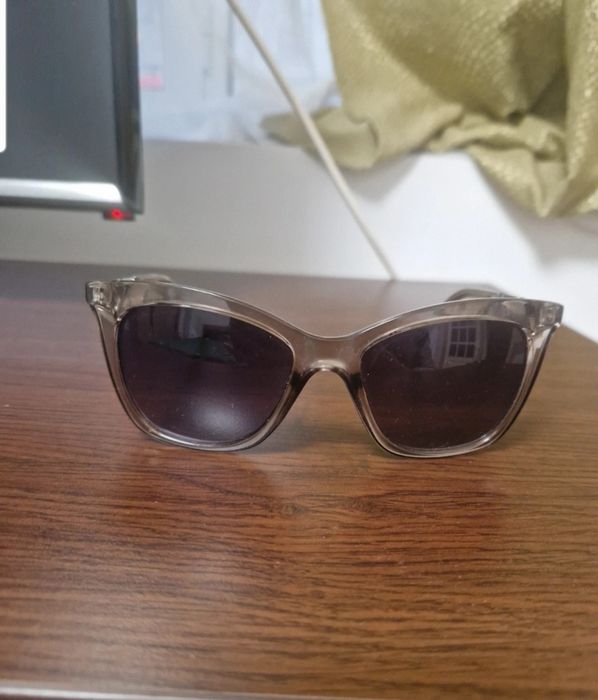 Ochelari de soare Guess