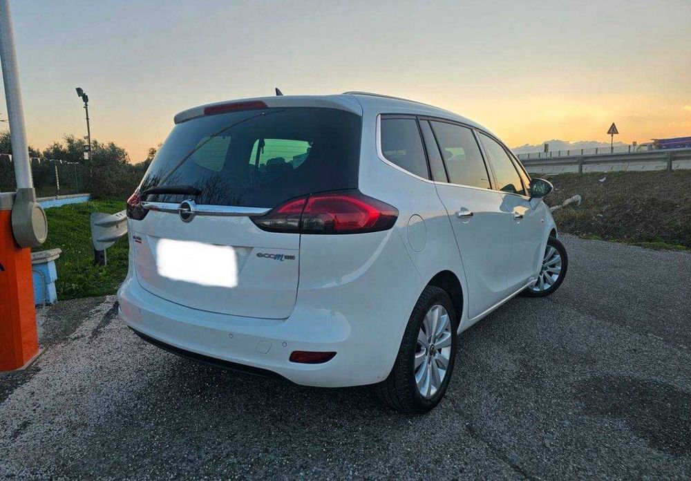 Opel Zafira Tourer на  части