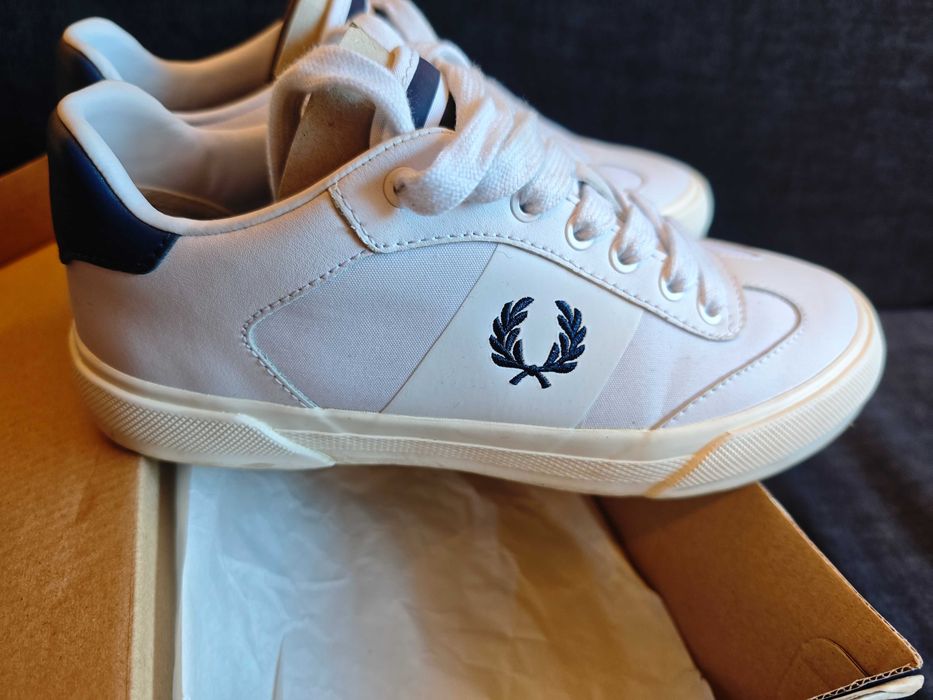 Fred Perry 37 номер естествена кожа