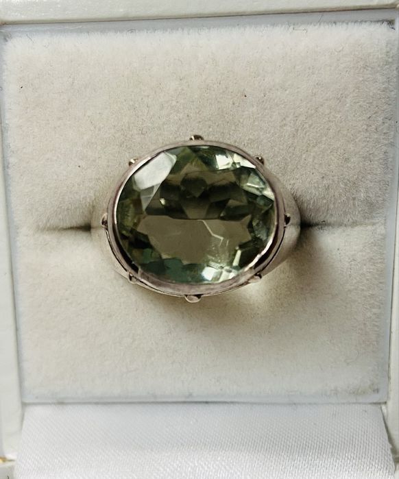 Inel din argint cu ametist verde