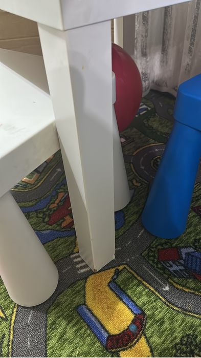 Стол детский ikea и 2 стула