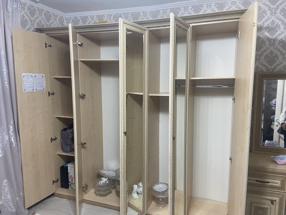 Спальный гарнитур