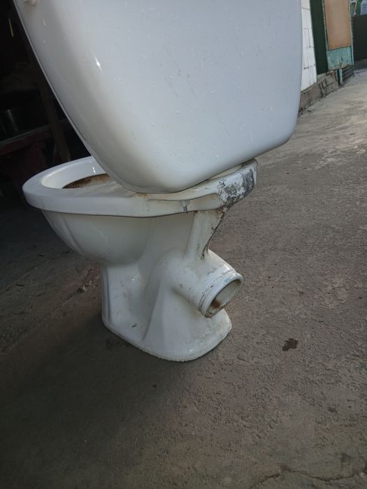 Продам унитаз, в отличном состояние