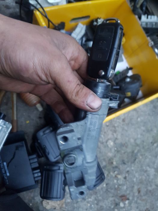 Горивна помпа резервоар за пасат 5 1.9тди