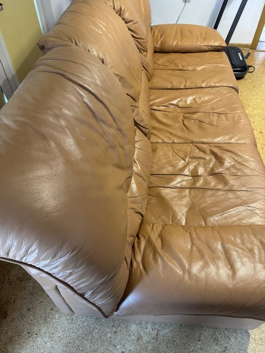 Италиански диван от естествена кожа (с табуретка) НАМАЛЕНА ЦЕНА!
